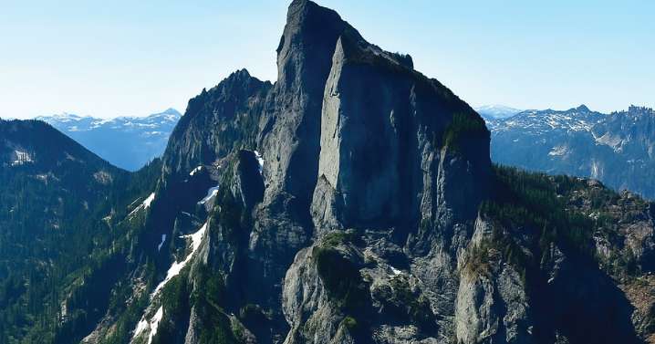 Search and Rescue Unit Recovers Body of BASE Jumper at Mt. Baring