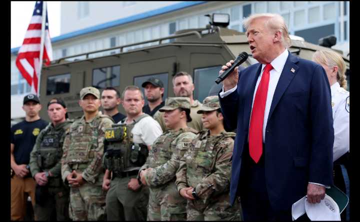 Trump prefiere saludar a tropas en Washington que salir a patrullar; afirma que se quedarán un "largo tiempo"