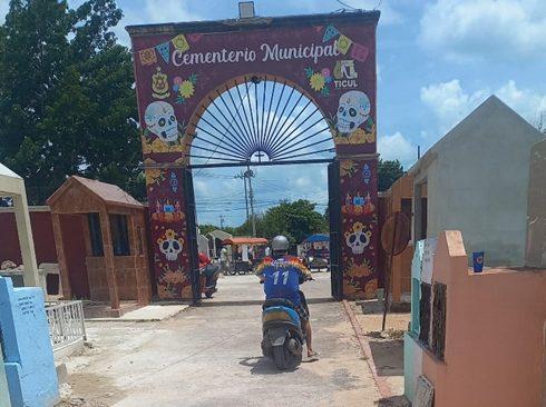 Alarma en Ticul por profanación de tumbas en el panteón municipal