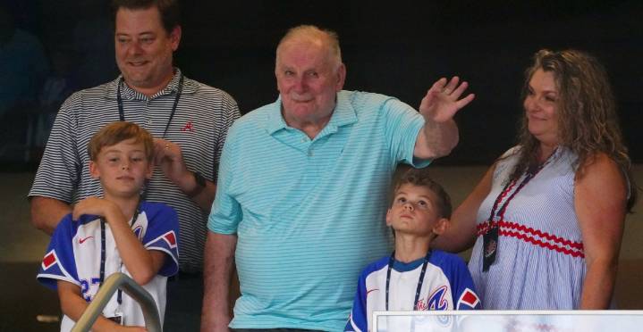 Bobby Cox returns as Atlanta celebrates the 1995 World Series team
