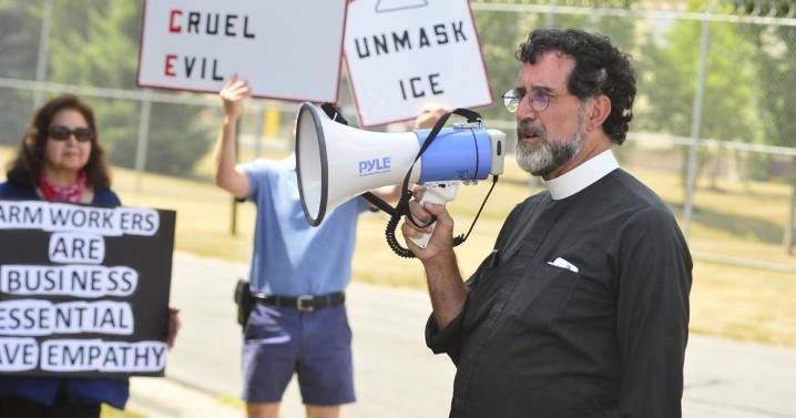 Rural & Migrant Ministry has vigil in Batavia