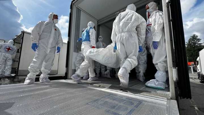Rusia entrega a Kiev otros 1.000 cuerpos de militares ucranianos
