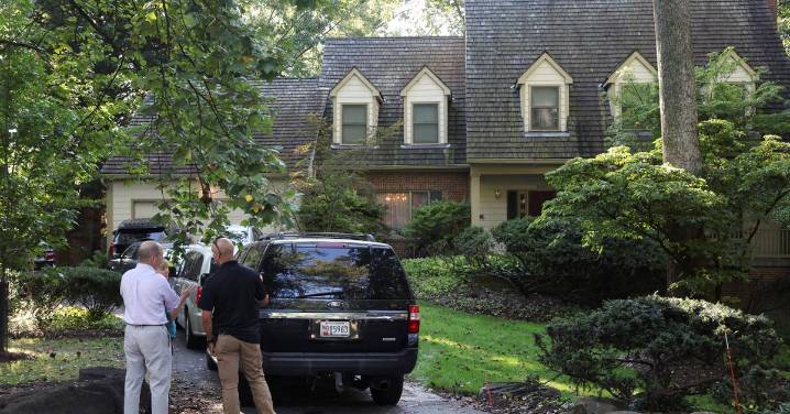 El FBI registra la casa del ex asesor de seguridad nacional de Trump