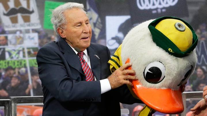 Lee Corso makes his final headgear pick for 'College GameDay'