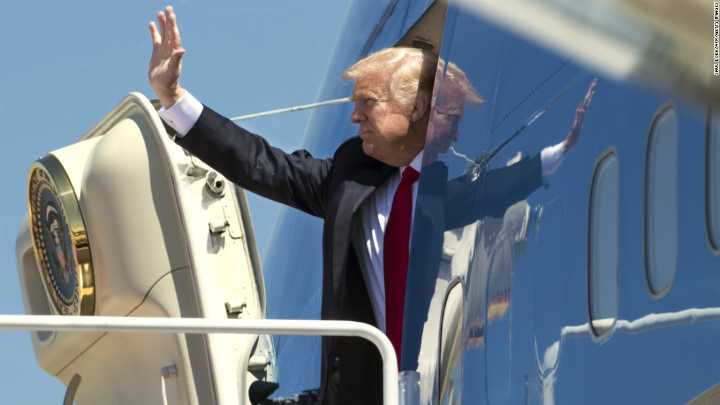Trump viaja a la cumbre con Putin en Alaska acompañado de la cúpula de su Gabinete