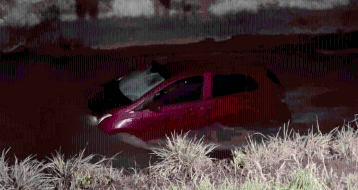 Conductora en estado de ebriedad cayó al canal San Carlos en La Florida: habría estado aprendiendo a manejar
