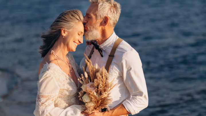 5 Things You Should Avoid At Your Wedding If You're An Older Bride