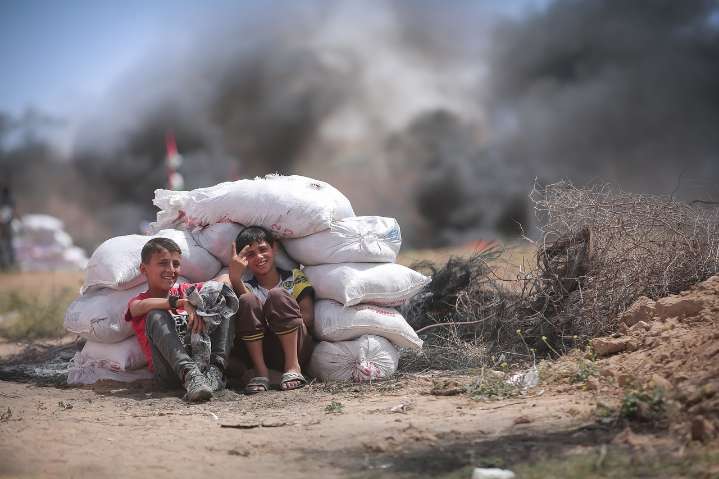 Gaza, fame e bombardamenti: 271 morti per malnutrizione e nuove offensive israeliane