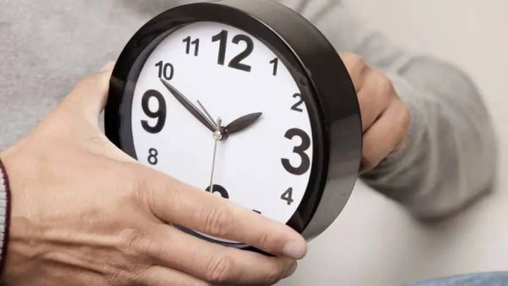 Cambio de huso horario en Argentina: qué hacer con los relojes y cómo afectará la rutina