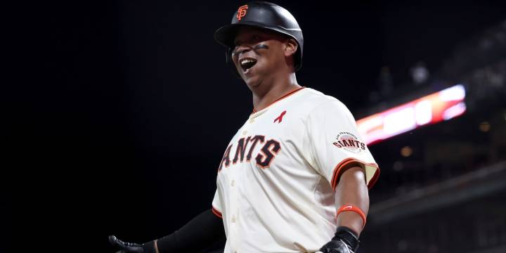 Rafael Devers homers twice in Giants' blowout win