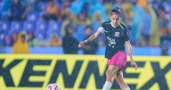 Afición de Tigres dedica emotivos mensajes de despedida a Jacqueline Ovale en el duelo ante Barcelona