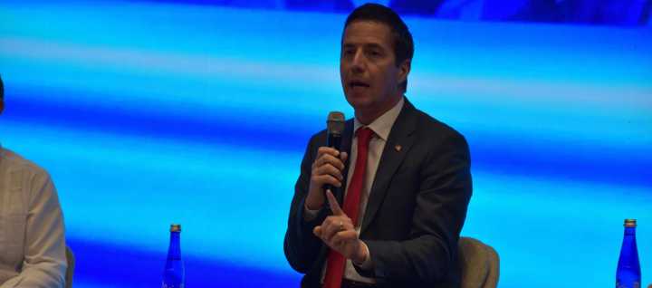 "No lo veo en el cargo más allá de finales de año", Senador de EE.UU. sobre Maduro
