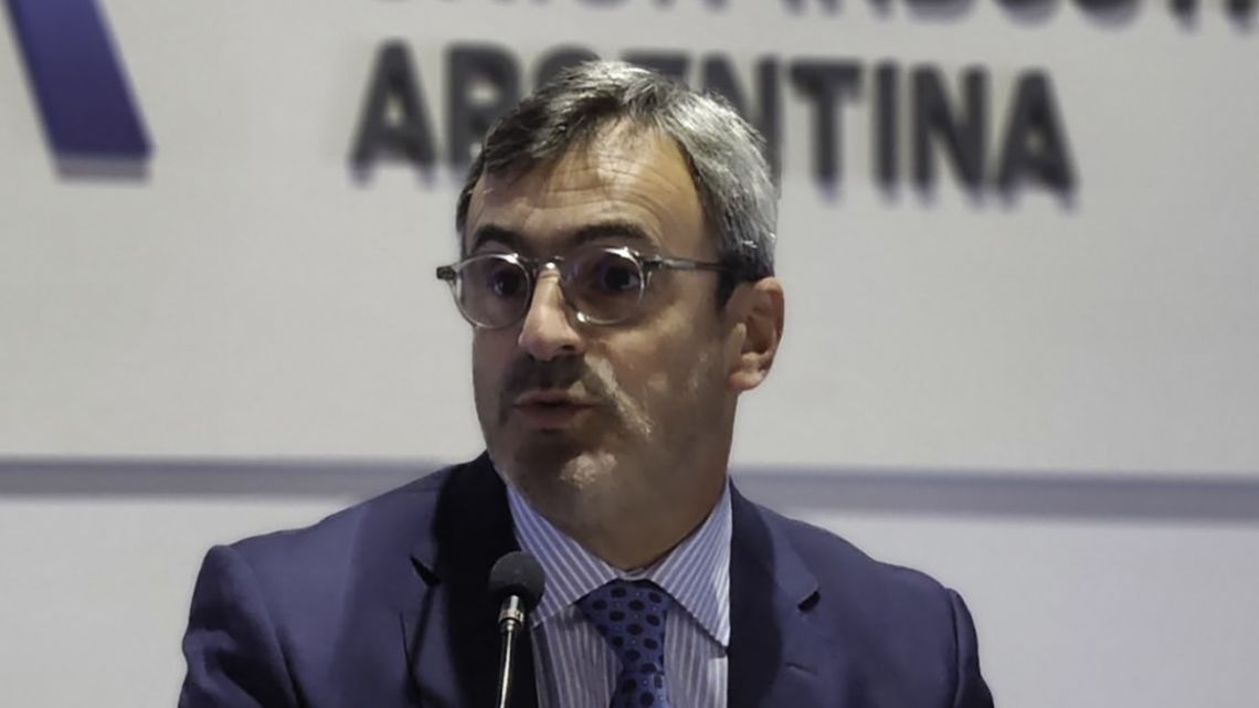 El presidente de la UIA reclamó apoyo al sector privado: "No van a venir los marcianos a hacerlo"