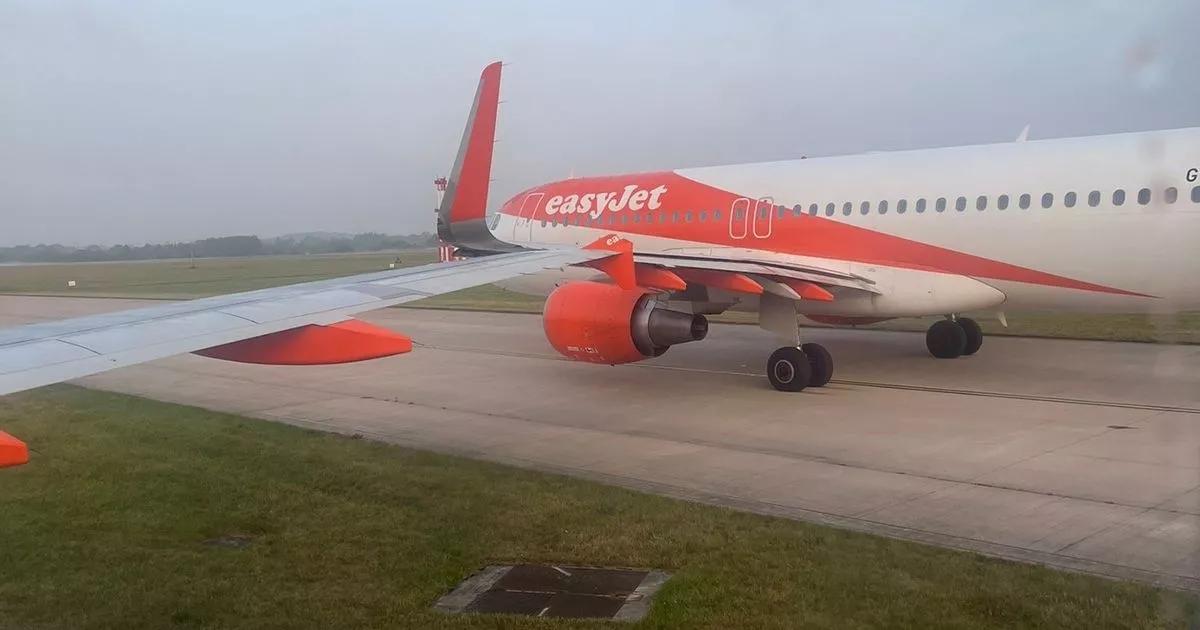 Exactly how did the wings of two planes collide at Manchester Airport?