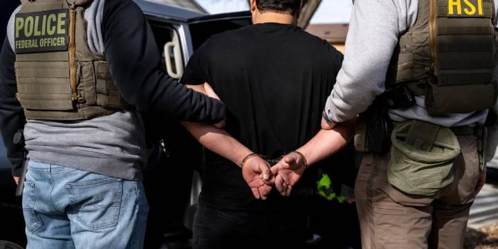 Trump prepares massive immigration enforcement in sanctuary city