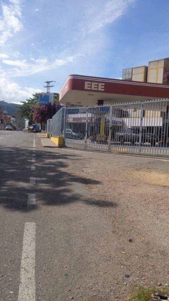 Ocho días sin incluir a los carros en abastecimiento de combustible en San Antonio