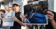 Protestan periodistas en Tel Aviv por el asesinato de reporteros gazatíes