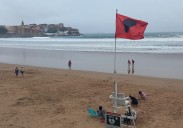 Bandera roja en San Lorenzo debido a la mar de fondo