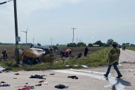 Pickup in Michigan hits van carrying Amish, kills 6 people