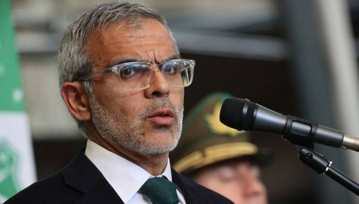 Ministro Cordero aborda detención de sicario investigado por el asesinato de periodista peruano: "Alto perfil criminal"