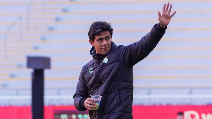 José Juan Macías, entre las opciones de Pumas en la delantera