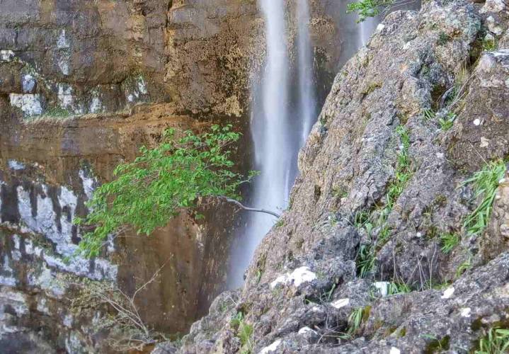 Buscan a un espeleólogo desaparecido en una cueva de un pueblo de Albacete