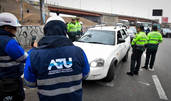 La ATU envía 287 vehículos de transporte informal al depósito
