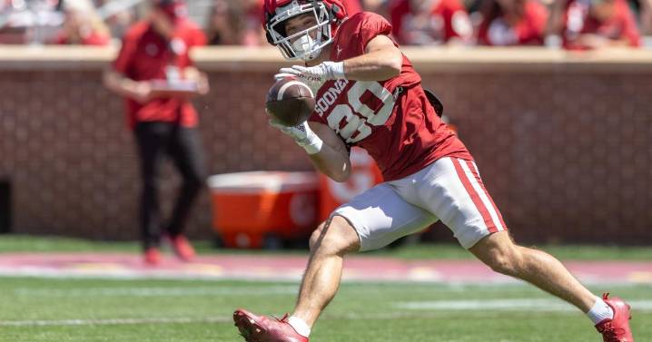 Bixby grad, OU walk-on Jakeb Snyder receives $10,000 scholarship from Baker and Emily Mayfield