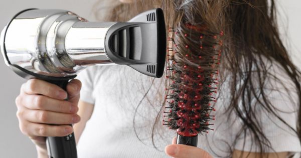 Exigen suspender de inmediato el uso de estos famosos secadores de pelo por riesgo de descargas eléctricas y muerte