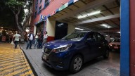 Usuarios protestan por cobros abusivos en estacionamientos del Centro Histórico de Puebla