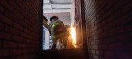 Bomberos controlan fuga de gas con flama activa en vivienda del oriente