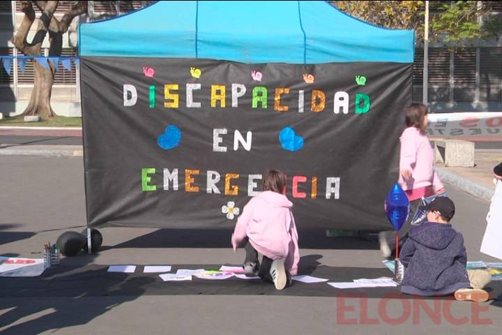Convocan a vigilia contra el veto a la ley de emergencia en discapacidad: “es urgente”