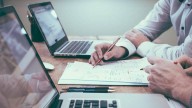 ¿Cómo elegir un software de gestión de proveedores? Mejore tu evaluación y control operativo