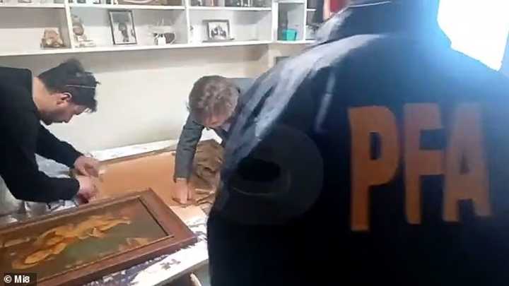 Recuperan un valioso cuadro robado por un nazi después de que su hija colgara fotos de su salón en internet