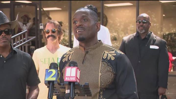 Embattled South Fulton mayor says he will run for reelection, months after saying he wouldn't run again