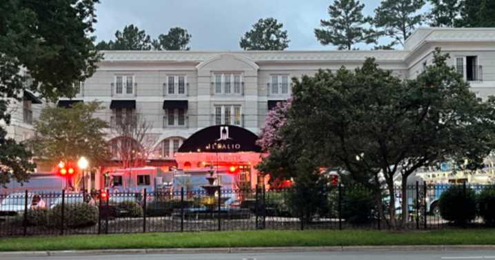 Avoid the area: Barricade situation at Chapel Hill's Siena Hotel closes East Franklin Street :: WRAL.com
