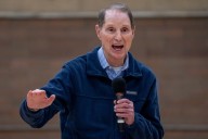 Pro-Palestinian protests cut short Wyden’s southern Oregon town hall