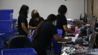 Economista advierte sobre las persistentes brechas laborales en mujeres chilenas