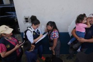 As Guatemalan kids sit in planes on tarmac, judge orders they stay in the US, for now