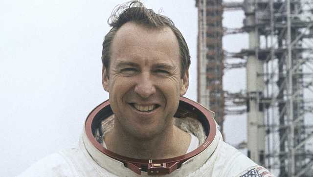 Apollo 13 moon mission leader James Lovell dies at 97