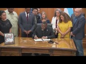 Chicago mayor defies Trump's immigration crackdown plan