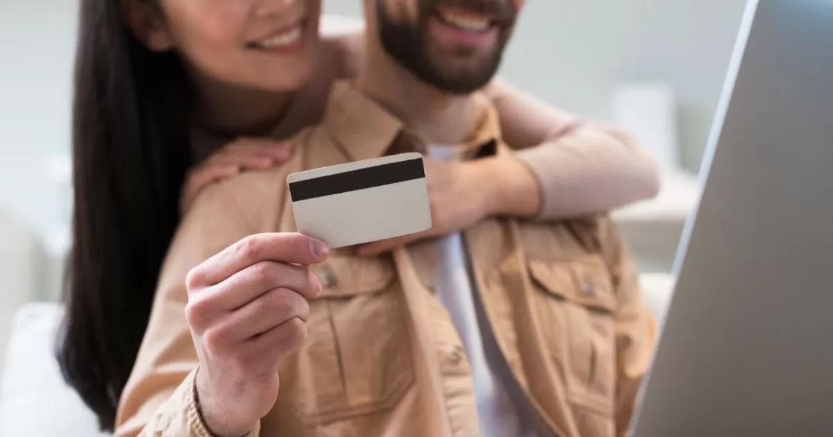 ¿Hasta dónde es recomendable endeudarse con tarjeta según expertos en finanzas?