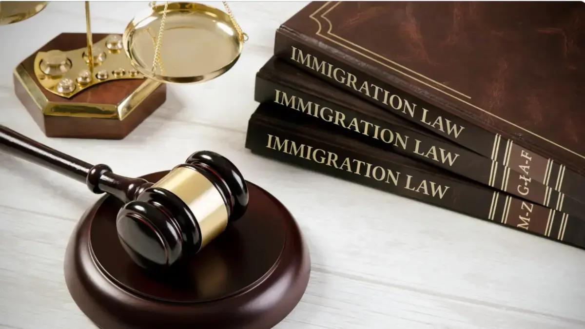 Consejo clave para migrantes: si va a la corte, debe seguir este paso para evitar problemas con ICE
