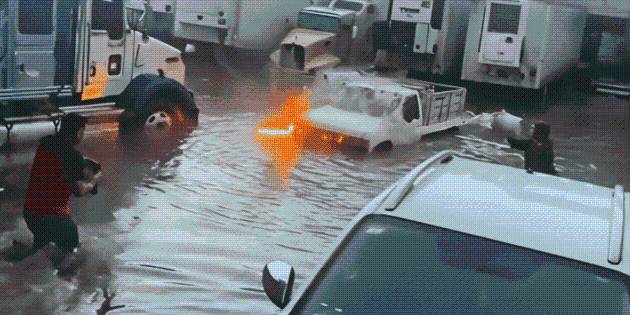 Mercado de Abastos, entre las zonas más afectadas por la lluvia de este día (VIDEOS)