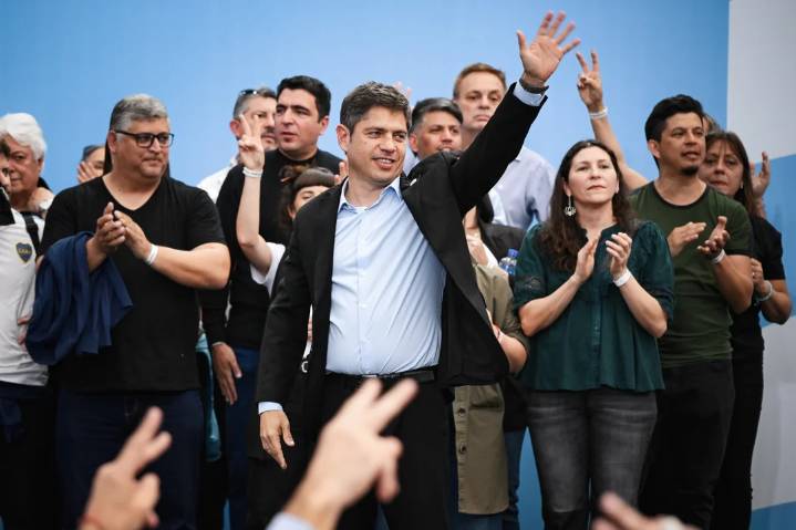 «Estafador, miserable y payaso”: Kicillof lanzó un duro mensaje contra Milei en la recta final de la campaña