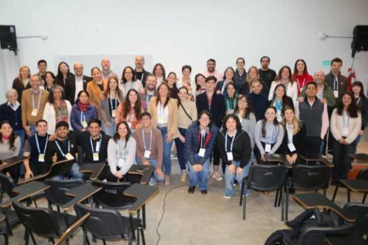 Investigadores se reunieron en la UNNE para abordar los desafíos de la microbiología veterinaria