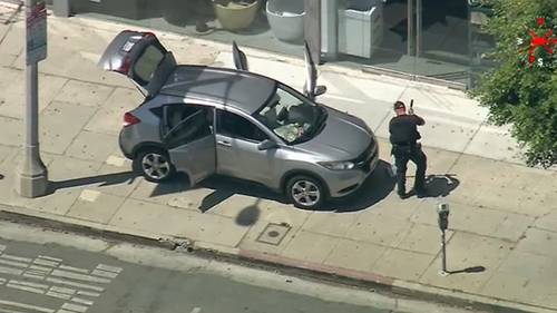Bomb squad investigating suspicious item in Hancock Park