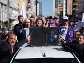 La camioneta que usó Milei en Lomas de Zamora tiene $ 41 millones en multas de tránsito