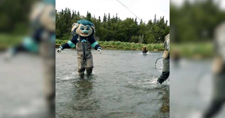 Seattle Kraken mascot's Alaskan trip interrupted by curious brown bear
