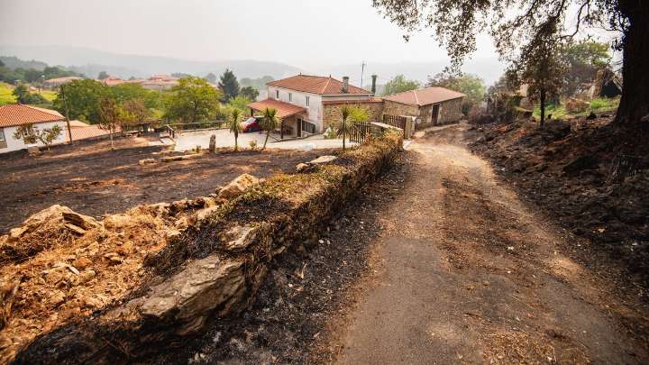 El fuego se ceba con Agolada: «O susto non marcha do corpo»